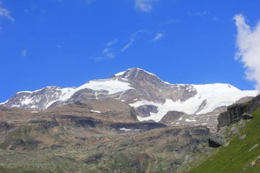 Yaz aylarında Monte Rosa dağ sırası