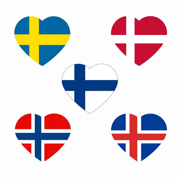 Banderas de Escandinavia en forma de corazón, estados escandinavos del norte, países nórdicos banderas iconos . — Foto de Stock