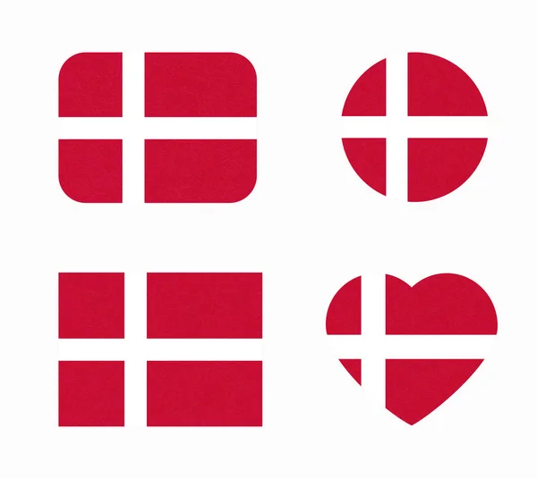 Bandiera della Danimarca in diverse forme, Paese settentrionale scandinavo, banner danese isolato con texture graffiata, grunge . — Foto Stock