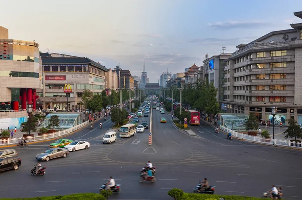 Xian Çin Ağustos 2012 Sokak Sahne Xian Şehir Günbatımında Bir — Stok fotoğraf