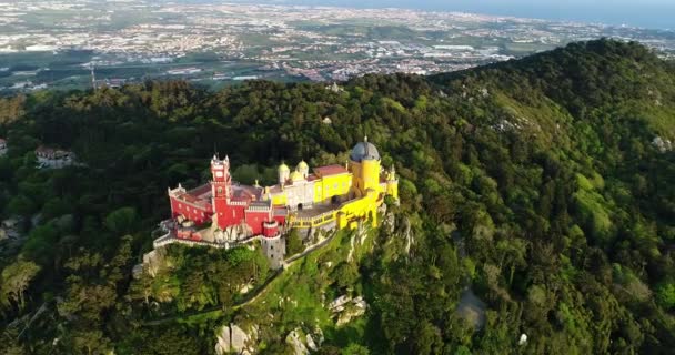 Ilmakuva Kauniista Penan Palatsista Palacio Pena Sintrassa Portugalissa Käsite Matkustaa — kuvapankkivideo