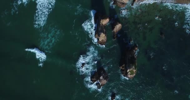 Vista Aérea Bela Praia Ursa Litoral Perto Cabo Roca Sintra — Vídeo de Stock