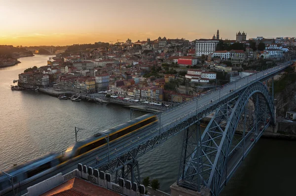 Vista Bela Cidade Porto Pôr Sol Com Rio Douro Ponte — Fotografia de Stock