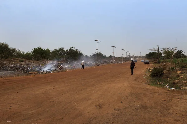Bissau Gine Cumhuriyeti Şubat 2018 Insanlar Bir Çöplük Şehir Bissau — Stok fotoğraf