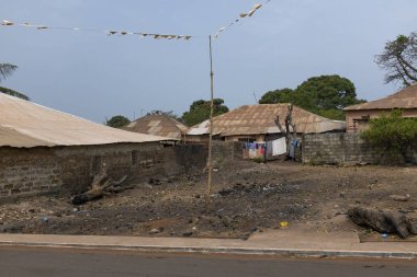 Bissau, Gine-Bissau şehir Bandim mahallede evlerde. Gine Bissau dünyanın en fakir ülkelerden biridir.