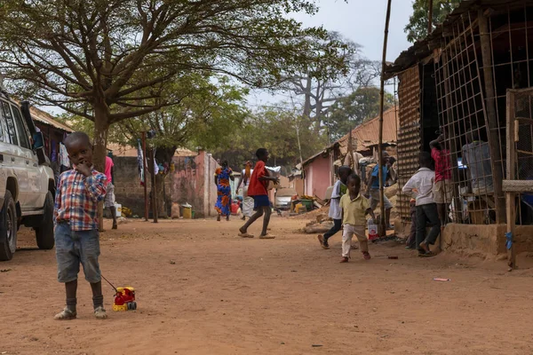 Bissau República Guiné Bissau Fevereiro 2018 Grupo Crianças Brincando Bairro — Fotografia de Stock