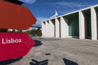 Görünümü of Nations Park şehir Lizbon, Portekiz, Portekiz Pavyonu (Pavilhao de Portekiz).