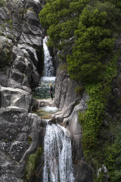 Cascata Arado Vilar Veiga Portugal Juni 2019 Man Canyoning Vid — Stockfoto