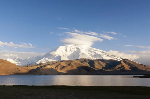 Άποψη Της Λίμνης Karakul Στην Επαρχία Xinjiang Κίνα — Φωτογραφία Αρχείου