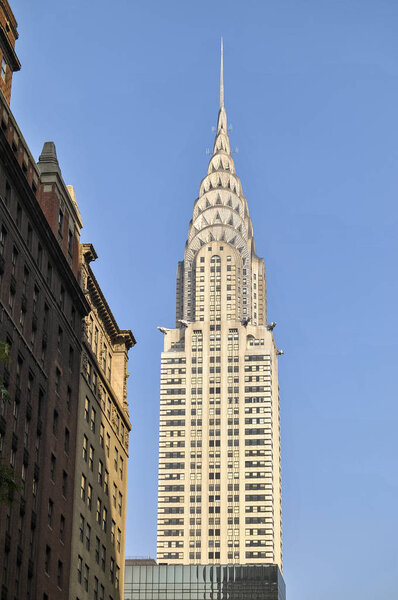 Нью-Йорк, США - 10 июня 2010 года: Вид на здание Крайслер на Манхэттене, Нью-Йорк, США
.