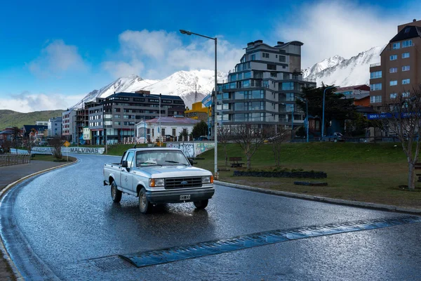 Ushuaia Argentinië Oktober 2013 Zicht Stad Ushuaia Met Bergen Achtergrond — Stockfoto