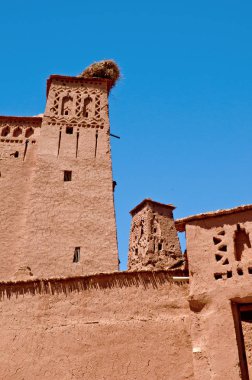 Mavi gökyüzü karşı antik kentin kalıntıları