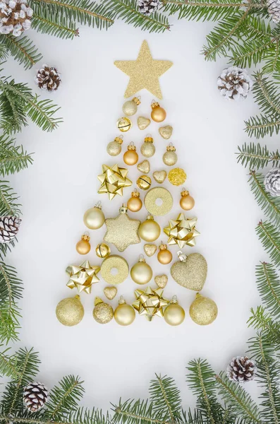 Karácsonyfa Összetétele Készült Évet Dekorációt Arany Golyó Szív Gyertya Bell — Stock Fotó
