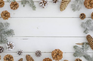 Yeni yeat arka plan çam, köknar, dalları ve koniler ile kış. Şık şenlikli ve rahat yeni yıl, Xmas, neşeli Noel çerçeve. Modaya uygun bir tasarım