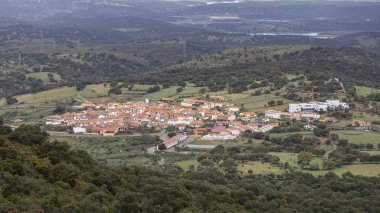 Extremadura dehesa 'nın pamoramik görüntüsü