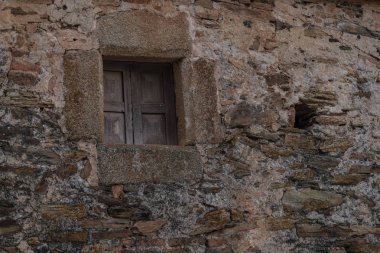 Eski kilise penceresi