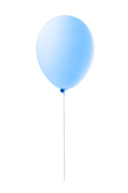 Mavi uçan balon kırpma yolu ile beyaz arkaplanda izole