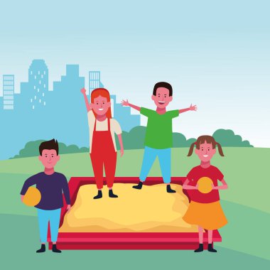 Çocuk parkındaki çocuklar