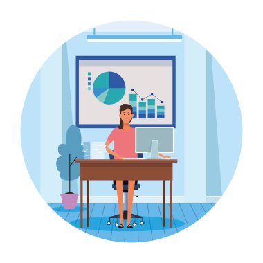 çalışan kadın bilgisayar masası