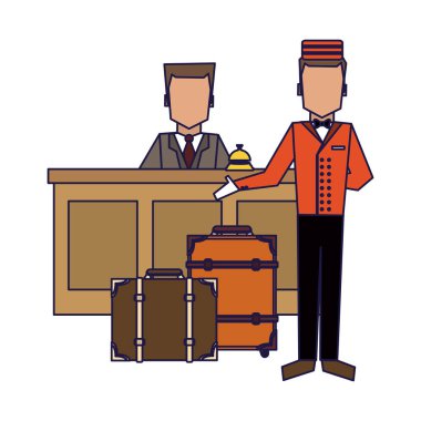 Belboy resepsiyonda bagajlı