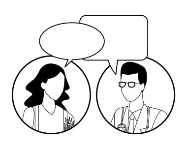 Siyah beyaz kadınla konuşan doktor