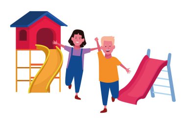 Bahçesi ile oynayan çocuklar