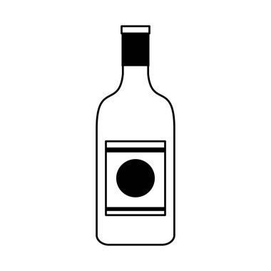 Siyah beyaz etiketli alkol içecek cam şişe