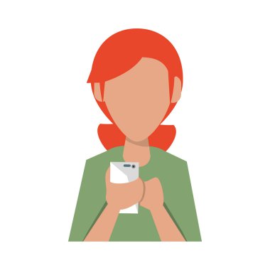 cep telefonu kullanan kadın