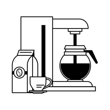 Siyah beyaz tencere ile kahve yapma makinesi