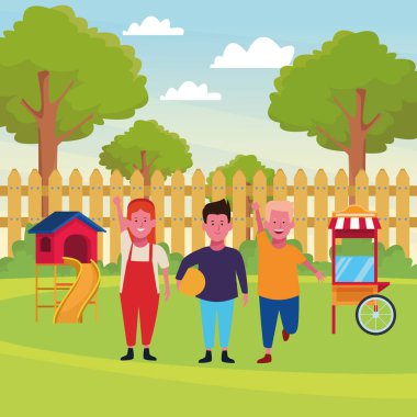 Çocuklar oynarken ve gülümseyen