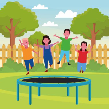 Çocuklar oynarken ve gülümseyen