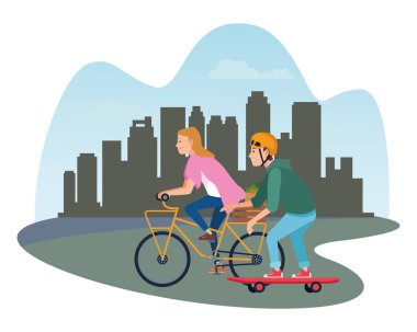 Bisiklet ve kaykay ile gençler