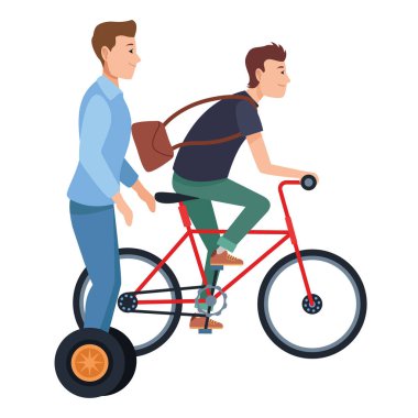 arkadaşlar bisiklet ve elektrikli scooter ile sürme