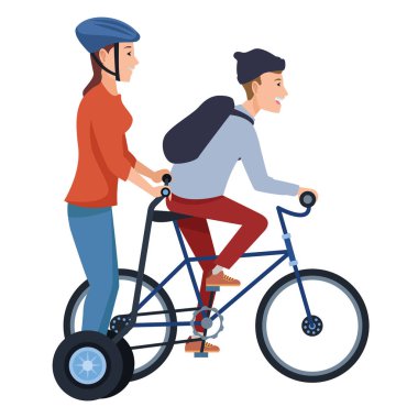 bisiklet ve scooter sürme genç arkadaşlar