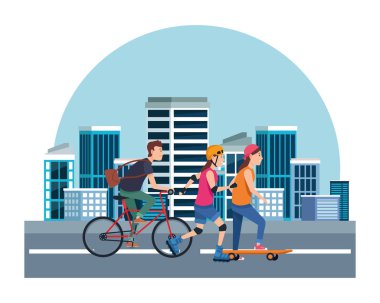 Sakteboard, paten ve bisiklet ile genç peple