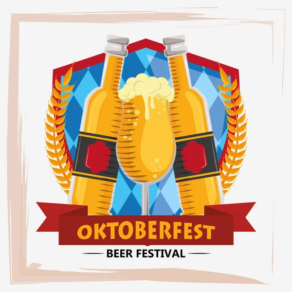 Oktoberfest manifesto celebrazione con bottiglie di birra — Vettoriale Stock