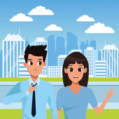 Genç çift gülümseyerek ve tebrik