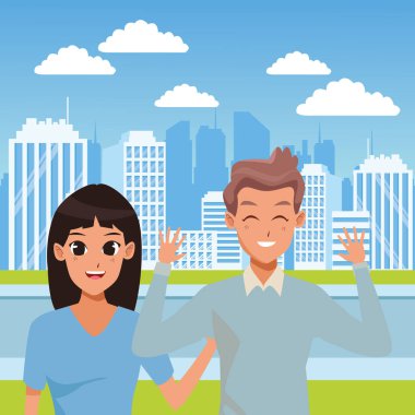 Genç çift gülümseyerek ve tebrik