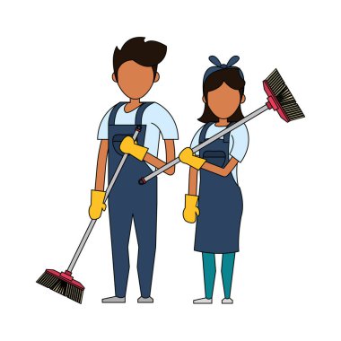 Temizlik ekipmanları ile temizleyiciler işçiler