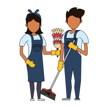 Temizlik ekipmanları ile temizleyiciler işçiler