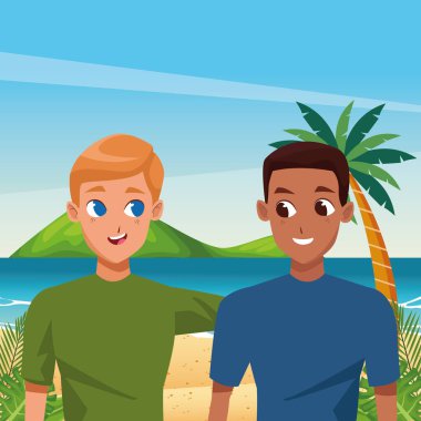 Genç çift gülümsüyor ve yürüyor.