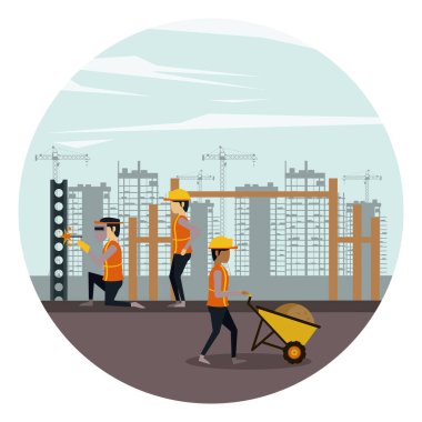 İşçilerle inşaat alanında