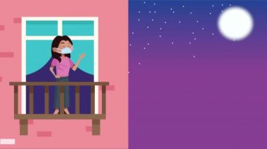 Daire balkonunda kovid19 için tıbbi maske takan kadın.