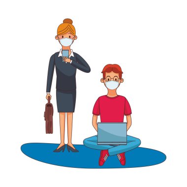 Teknoloji kullanarak tıbbi maskeler takan genç bir çift.