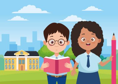 Üniformalı ve kalem karakterli küçük öğrenciler.