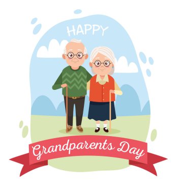 Kamptaki sevimli mutlu büyükanne ve büyükbaba çifti.