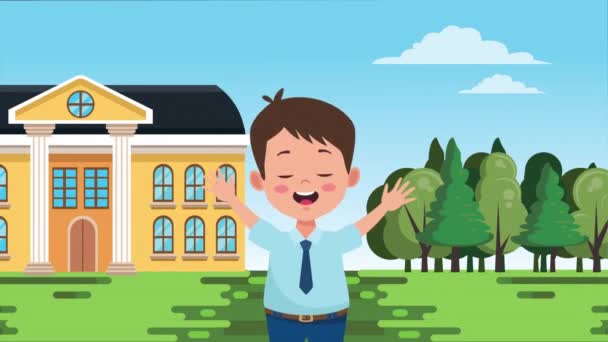 Tillbaka till skolsäsongen med skolbyggnad med liten pojke — Stockvideo