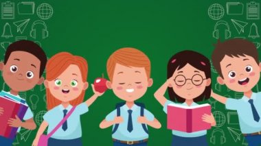 Küçük çocuklar ve karatahtayla okul sezonuna dönüyorum.