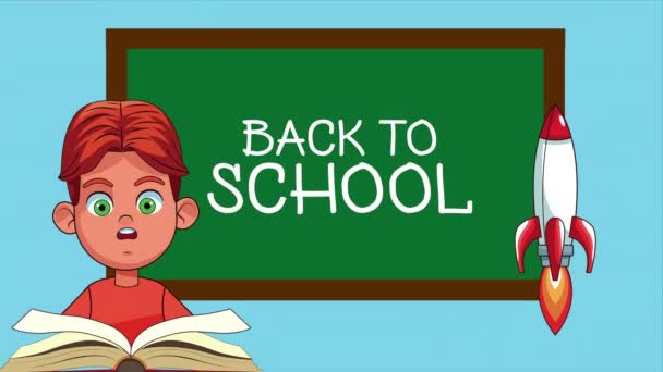 Liten student pojke läsa bok med raket i klassrummet animerad karaktär — Stockvideo