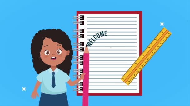 Tillbaka till skolan tid bokstäver i anteckningsbok med förnödenheter och flickor — Stockvideo
